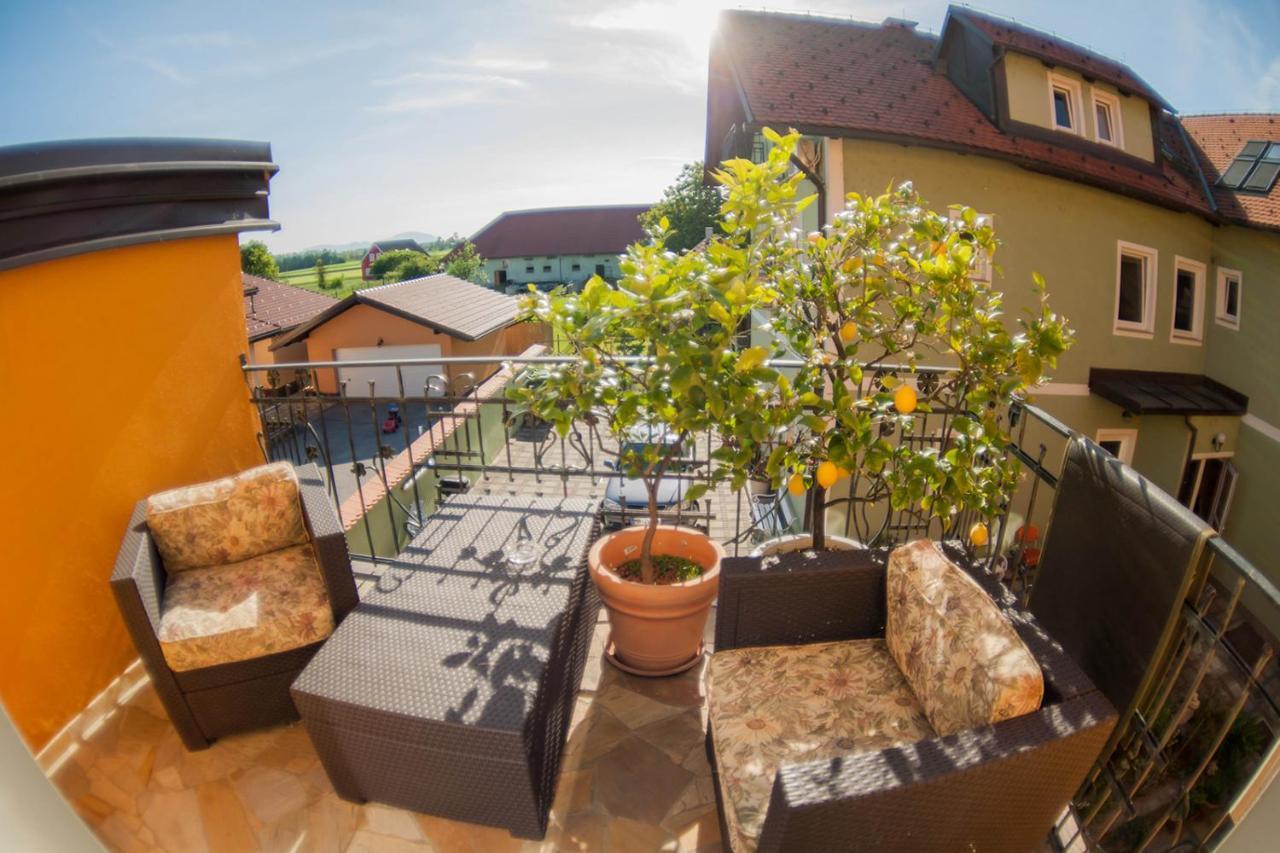 Hostel Sonce Ptuj Exteriör bild